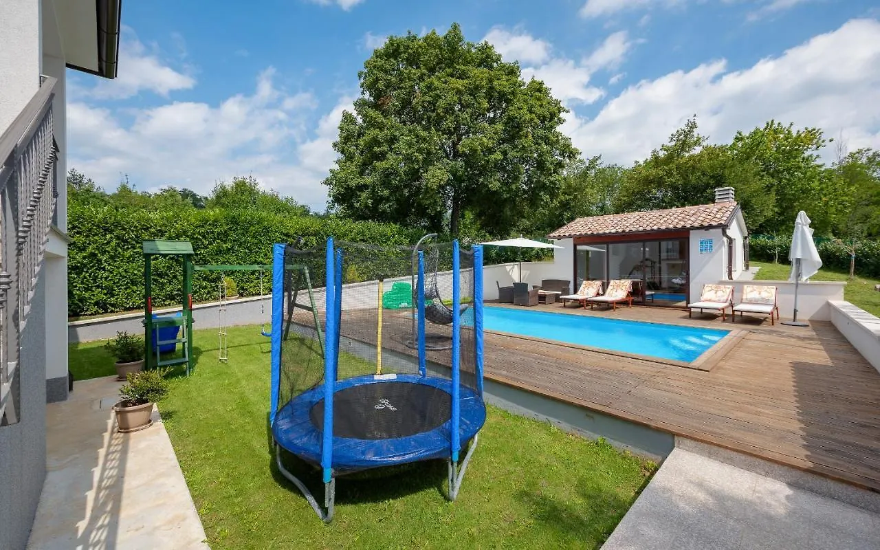 House Smoky With Private Pool And Jacuzzi Villa Pazin 0*,