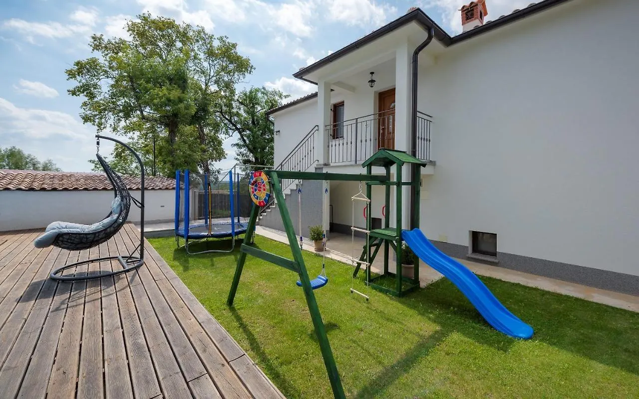 帕津House Smoky With Private Pool And Jacuzzi别墅 别墅